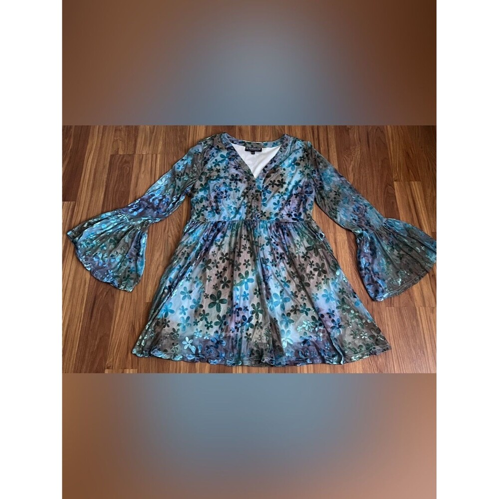 Pyramid Collection Floral Velvet Burnout Bell Sleeve Dress Size L